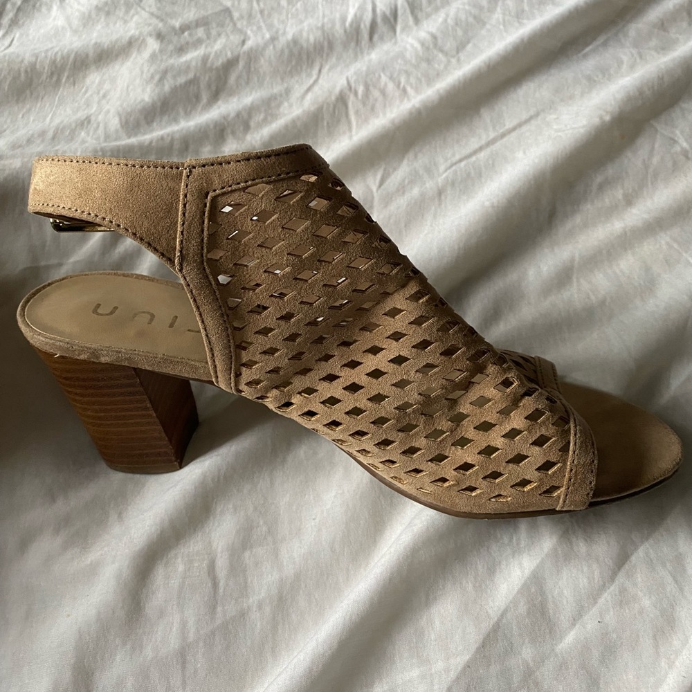 Womens sandal unisa beige